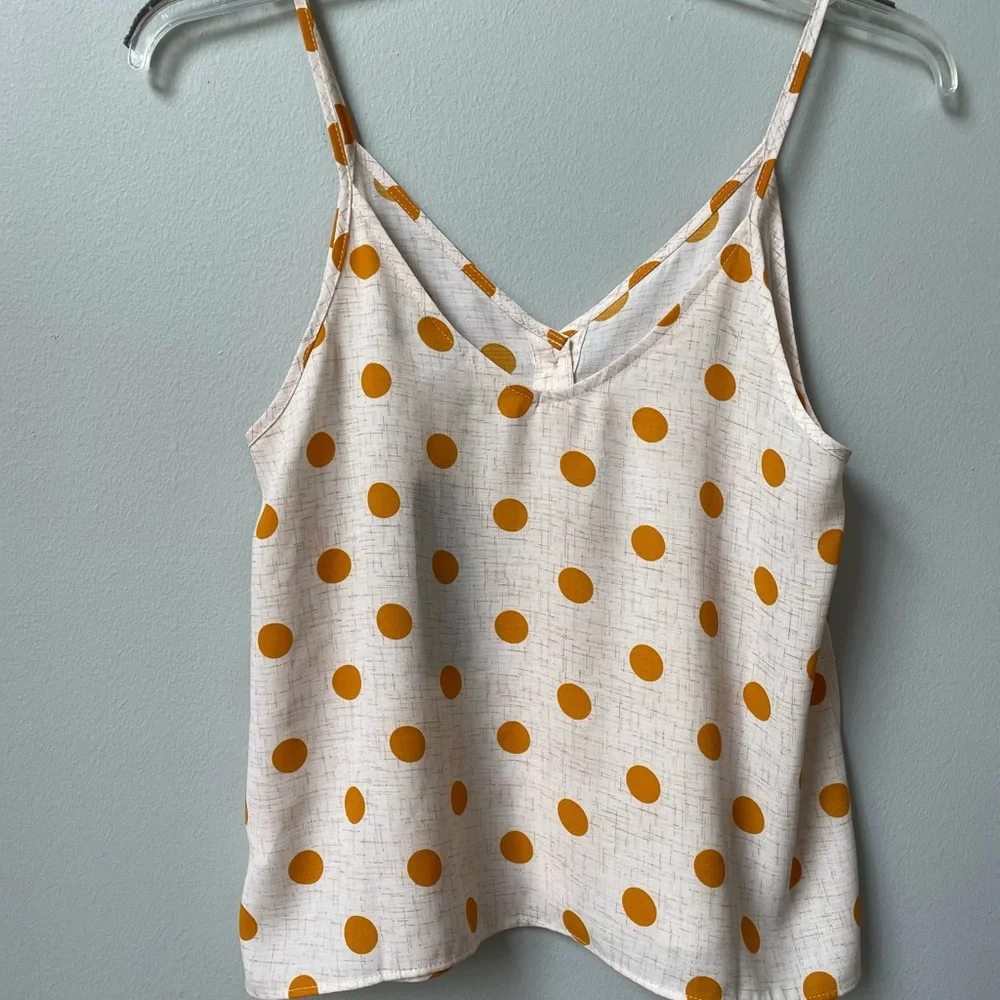 Paper Crane NWT Beige and mustard polka dot Cami-style top. Size M - Picture 3 of 8